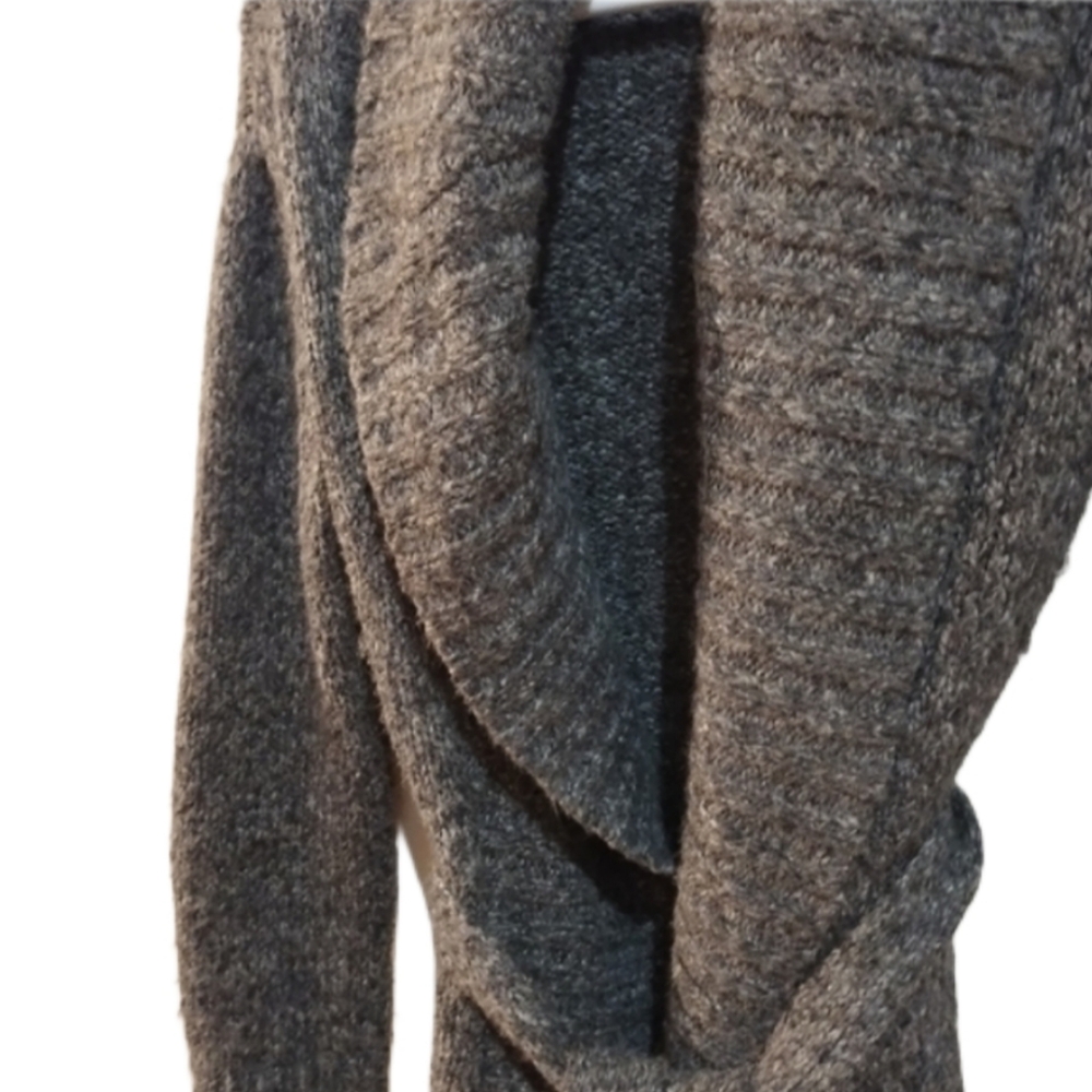 Cardigan woven, small/medium. Grey warm comfortable oversize bulky fit. Lrg belt